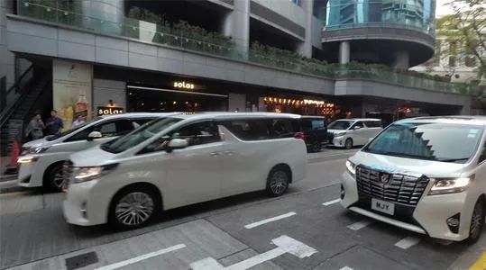 Bsport体育：加价40万的丰田车“埃尔法”港澳保姆车 经典销量(图2)